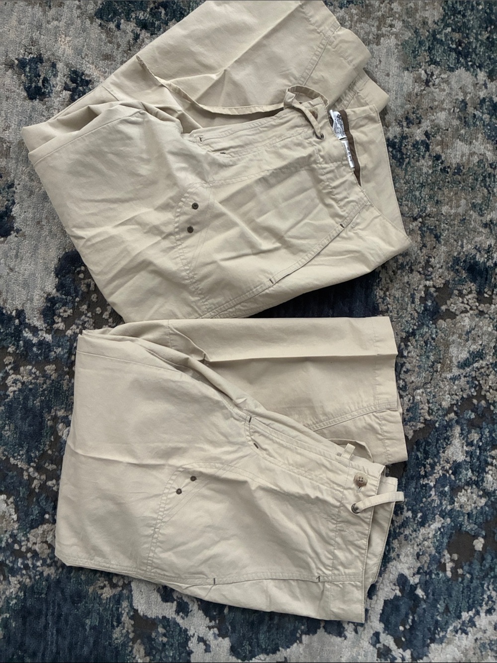 Women’s Columbia Classic Beige Cargo Pants - Lightweight Casual Wear
